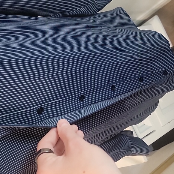 🆕️ AKRIS Silk Crepe Blouse - Picture 4 of 9